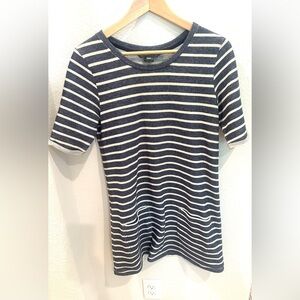 French Connection Women’s Sz xs  Navy/ White  stripe sweater dress w pockets